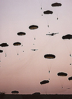 British Paras Mass tactical jump at 250 feet!!!